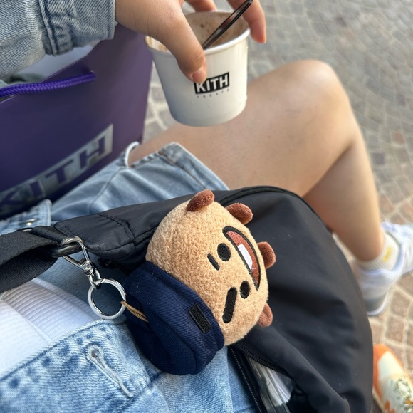 Hi there! Welcome to my closet🤗 - Picture 4 of 5